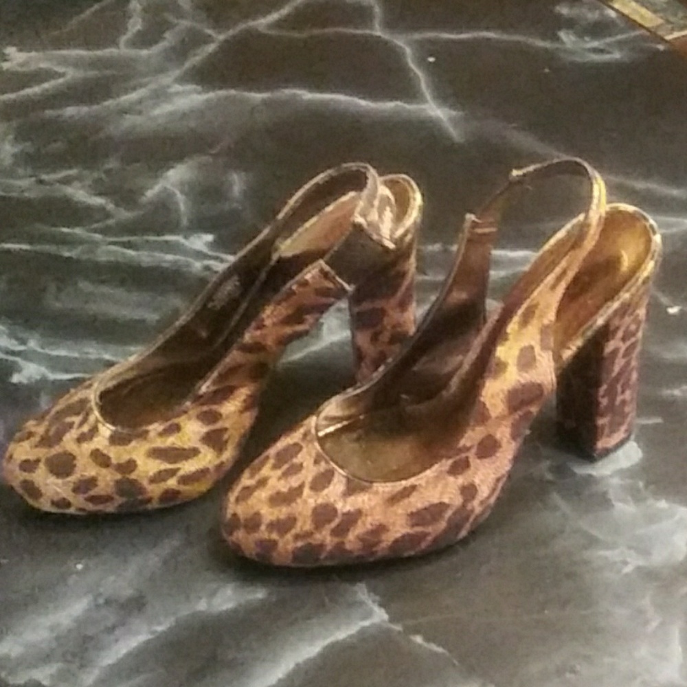 Nicole Miller leopard print shoes